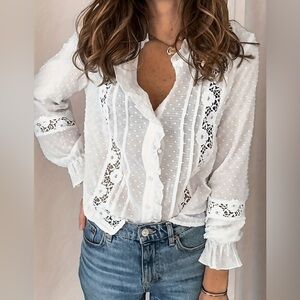 ❤️Hello Gorgeous! Lace Trimmed Swiss Dot Shirt